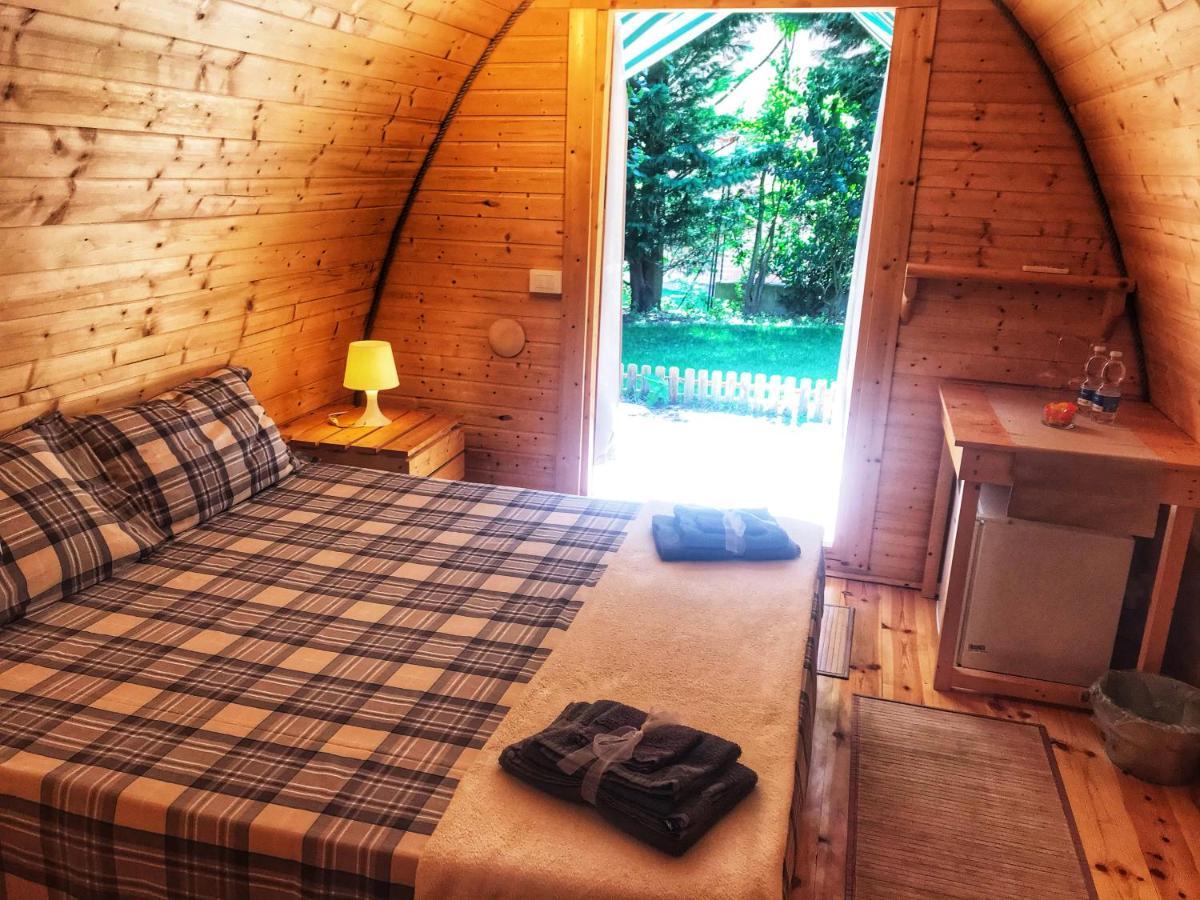 مانربا ديل جاردا Asso Bed & Breakfast المظهر الخارجي الصورة