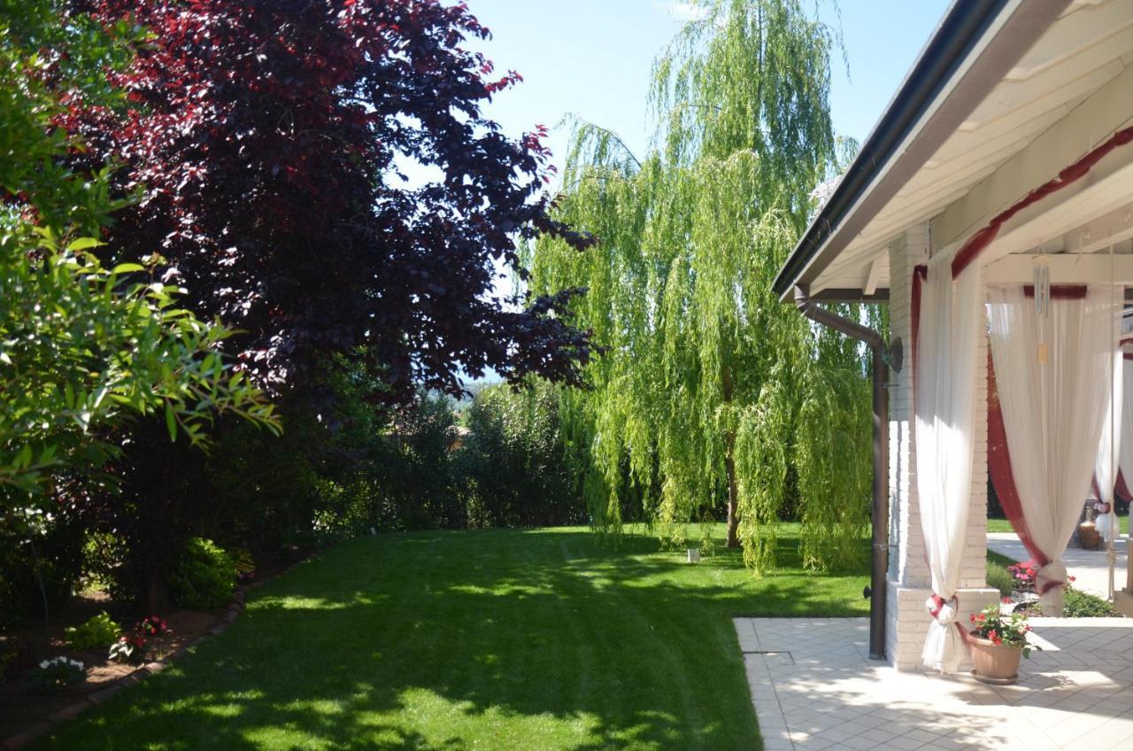 مانربا ديل جاردا Asso Bed & Breakfast المظهر الخارجي الصورة