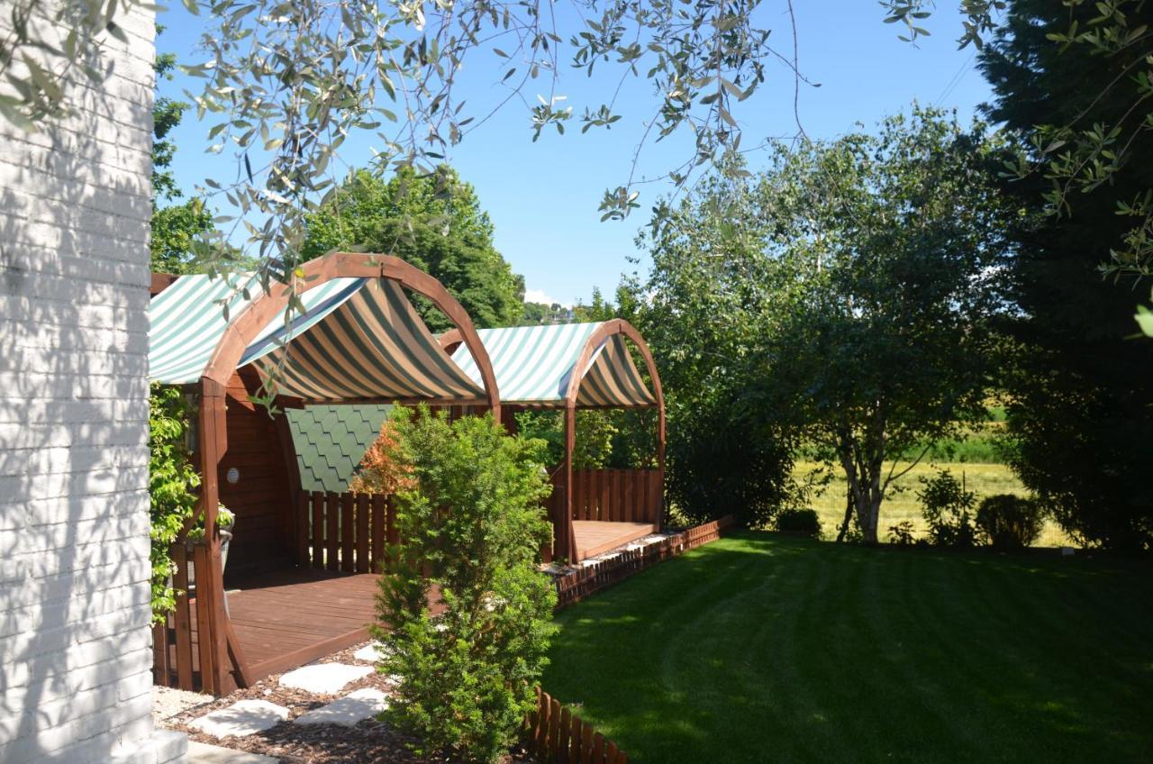 مانربا ديل جاردا Asso Bed & Breakfast المظهر الخارجي الصورة